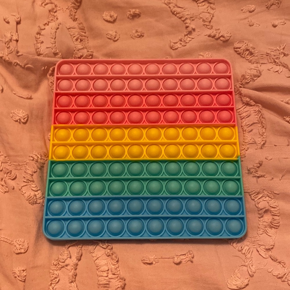 Colored pop it